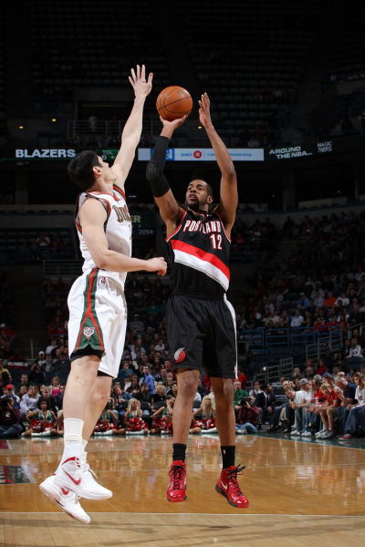 正是因为他 正是因为他