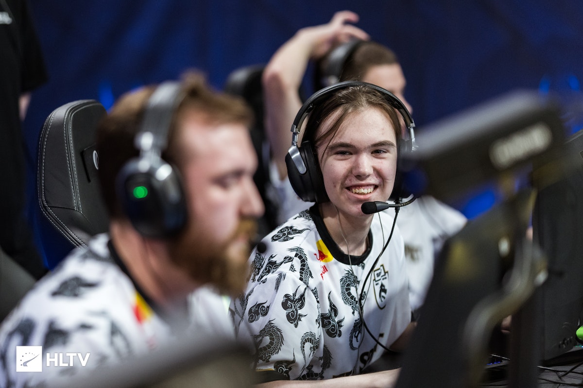 而是在自己 而是在自己